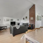 3 Bedroom Stunning Home In Oksbol بيت للعطل