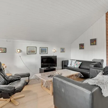 3 Bedroom Lovely In Casa de Férias Oksbøl