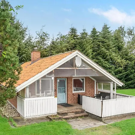 3 Bedroom Stunning Home In Oksbol